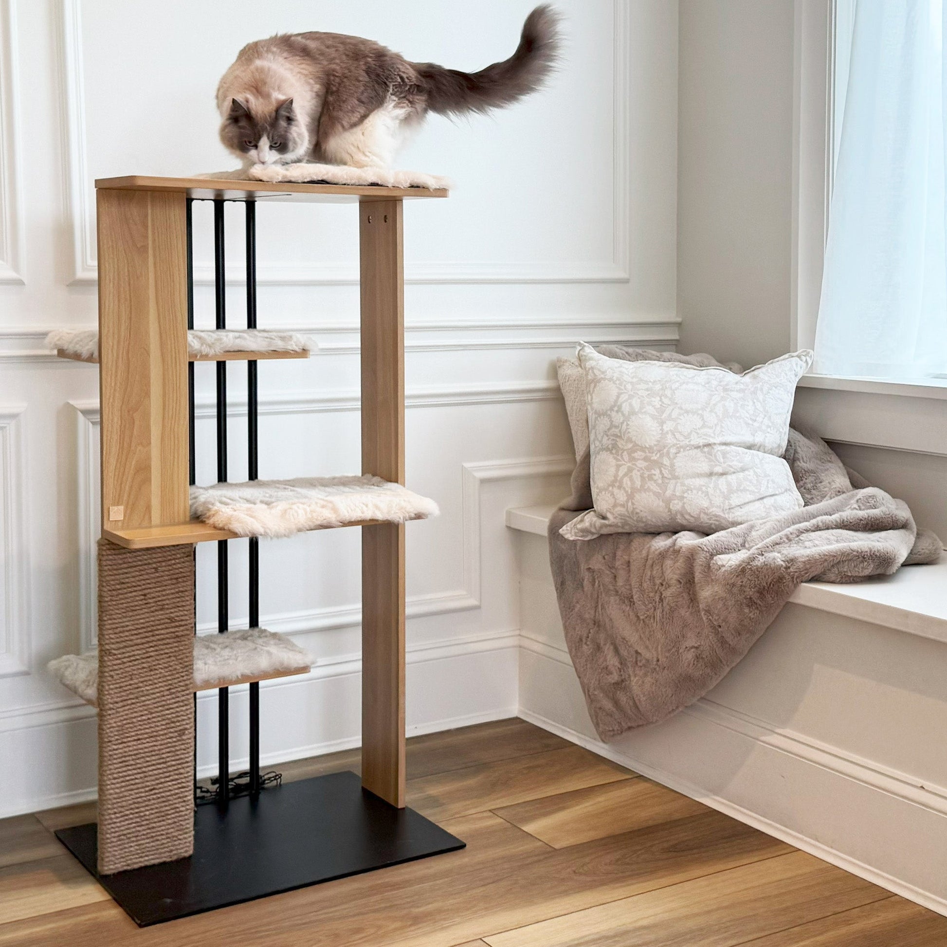 4_Cats_Dogs_Pet_Furnishings-cat play tower