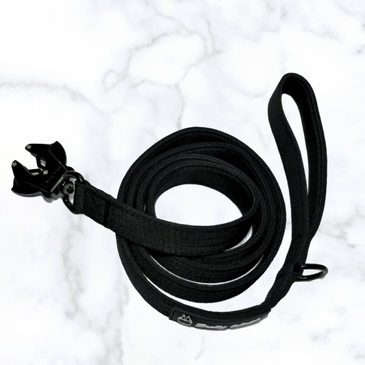 Black tactical leash with frog clip and 360 degree swivel for tangle free walks - multi dog walks